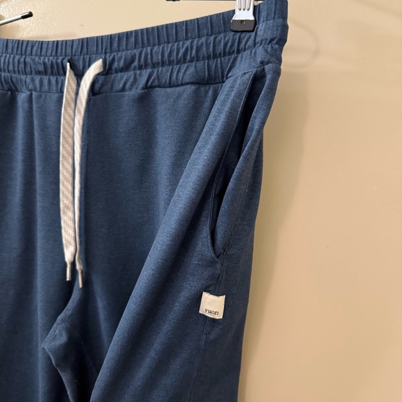 Vuori Women's performance Jogger Pants size small - Picture 7 of 10